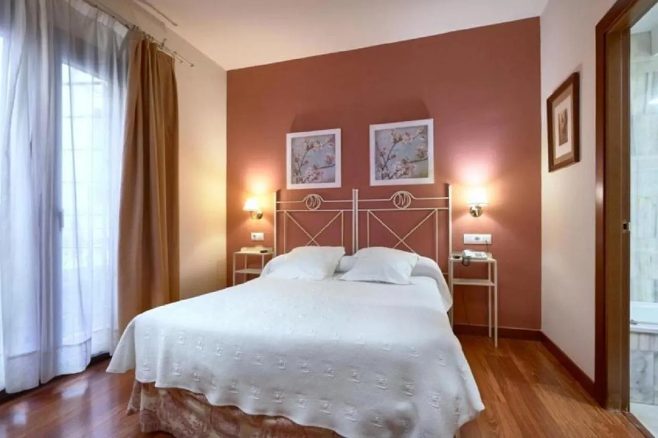 Hotel Murillo Seville 2*,