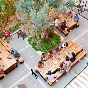 https://hostel-fleming.balearic-islands.net